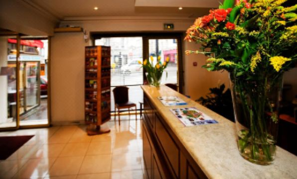 121 Paris Hotel