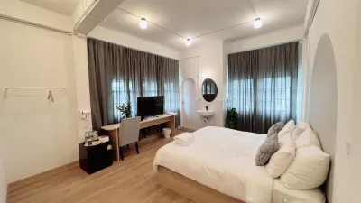 La Moon House Hotels near Chinatown Salaya