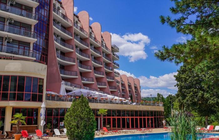 Apollo Spa Resort - All-Inclusive , Indoor & Outdoor Pools & Individual AC in Every Room