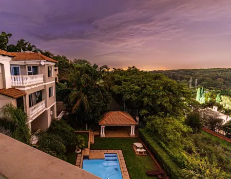 All Seasons Boutique Hotel - Sustainable Electricity and Water Отели в г. Grootfontein Country Estates