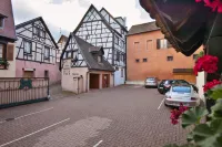 Logis Hôtel de la Tour - parking