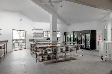 Wake up! Byron Bay Отели рядом с достопримечательностью «Байрон-Бей»