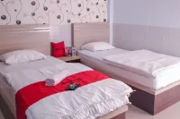 RedDoorz @ Tinggede Area Palu Hotels in Duyu