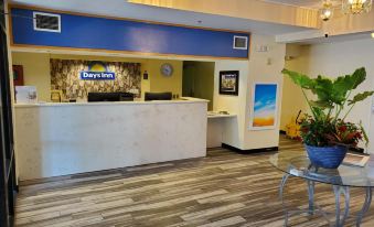 Days Inn by Wyndham Macon I-75 North