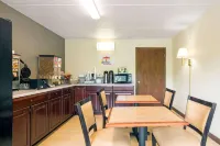 Super 8 by Wyndham Kingsport /I-81