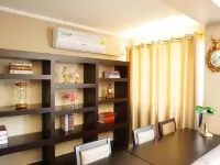 Taris Art Hotel Phrae فنادق في فاري