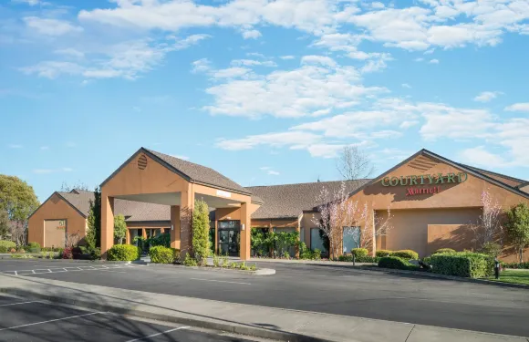 瓦卡維爾萬怡酒店