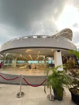 Anton THE BAY Apartemen Hotel dekat Gunung Kunyit Beach View