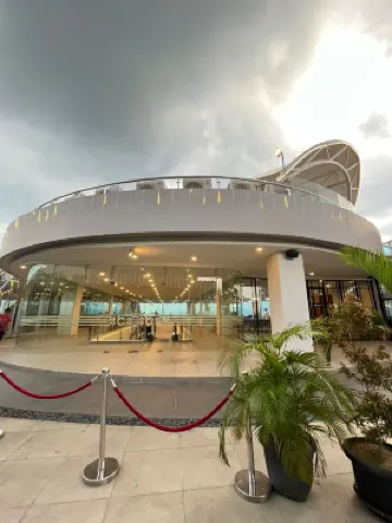 Anton THE BAY Apartemen