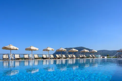 Royal Bay - สระว่ายน้ำแบบอินฟินิตี้