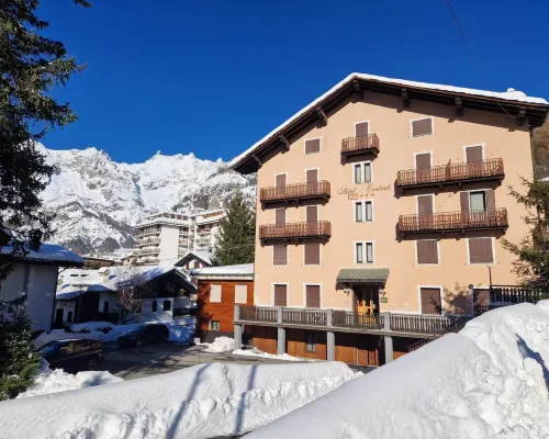 Centrale Hotels near Baita Ermitage