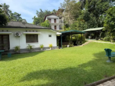 Thomasz Lodge