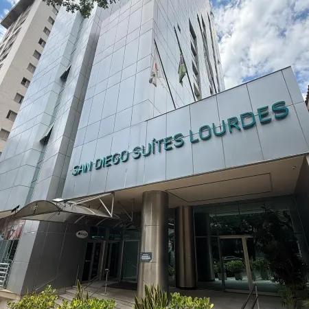 San Diego Suítes Lourdes - Oficial Отели рядом с достопримечательностью «Площадь Свободы»