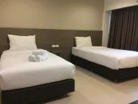 14 Resort Hotels near Bang Khae