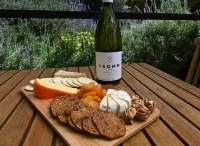 St Leonards Vineyard Cottages - breakfast