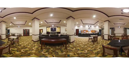 Holiday Inn Express & Suites Guthrie North Edmond Отели в г. Logan County