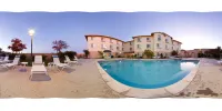Holiday Inn Express & Suites Manteca City Center فنادق في Manteca