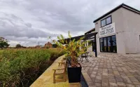 Waterside Guesthouse - homestay