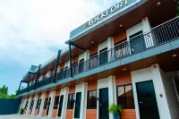 Rockfort Hotel - parking