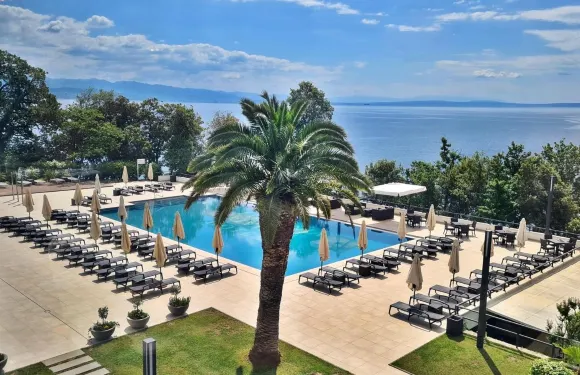 大使 - 裡布尼亞酒店