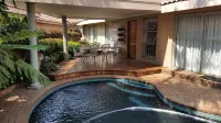 Royal Ridge Guesthouse - Swimmingpools