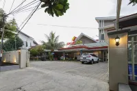 RedDoorz Plus at Swun Stay Raya Langsep Hotell i Bandungrejosari