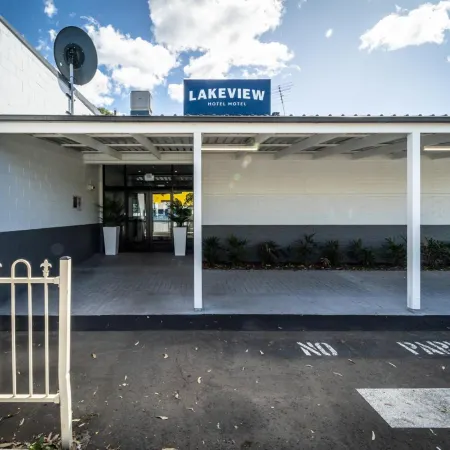 Lakeview Hotel Motel