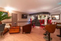 Hôtel-Restaurant le Clos des Hortensias Logis Hôtels à : Bignan