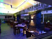 Hotel Solitaire, Indore - مطابخ