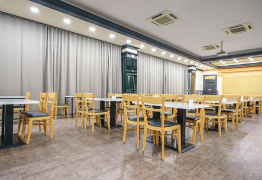 브라운도트 광주상무점 외관 이미지