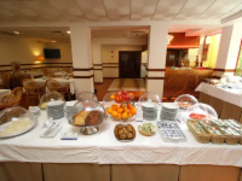 Best Western Hotel Dom Bernardo ファロのホテル