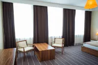 Ost West Club (Ост Вест Клуб) Отели в г. 