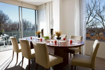 The Sebel Launceston Отели рядом с достопримечательностью «University of Tasmania Stadium»