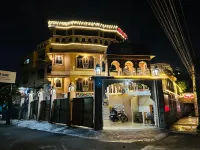 엠파이어 팰리스 라메쉬 공원 주변 호텔