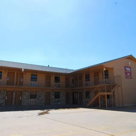 Coach Light Inn