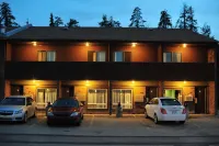 Cloud 9 Inn - parking