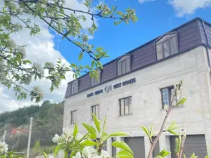 GM Rest House