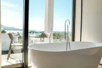 Colosseum Hotel - Bathtub
