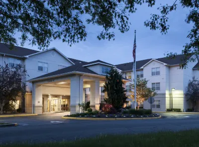 Homewood Suites by Hilton Newark - Cranford فنادق في Cranford