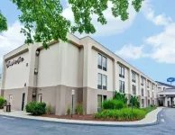Hampton Inn Milford Hotels in Мілфорд