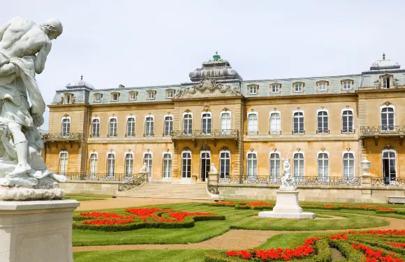 倫敦魯頓機場假日酒店