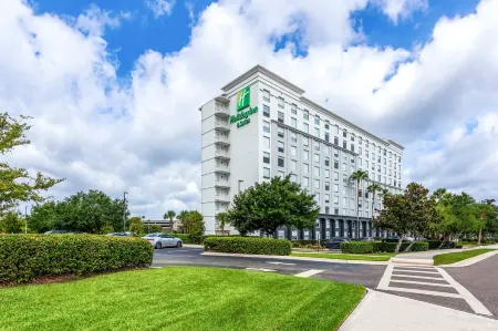 Holiday Inn & Suites Across From Universal Orlando Отели рядом с достопримечательностью «Острова Приключений»