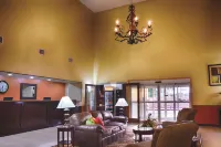 La Quinta Inn & Suites by Wyndham Alice Hotels in Alice