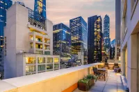 Chambers Hotel Central Park South, Sonder