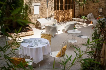 Les Remparts Hôtels et Demeures Historiques