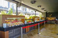 Manaspark Deluxe Hotel - breakfast