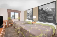 Super 8 by Wyndham Riverton - Pet friendly