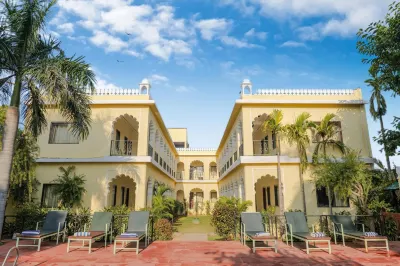 Raj Palace Resort Các khách sạn gần Go Safari Online