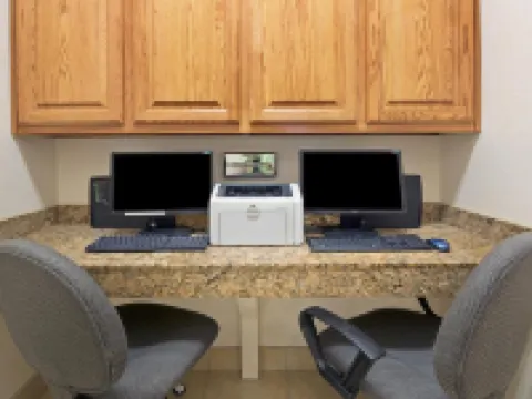 Super 8 by Wyndham Austin/Airport South