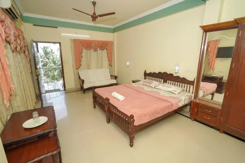 Sree Mookambika Beach Resort - parking